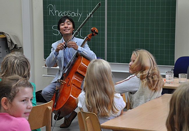 Bonian Tian, Cello, in Köln, GGS Müngersdorf