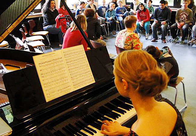 Julia Rinderle, Piano, Hannover, Landesbildungszentrum für Blinde