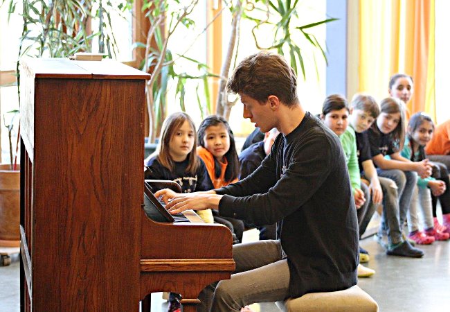 Alexander Krichel (Piano), Bremen, Grundschule am Pastorenweg